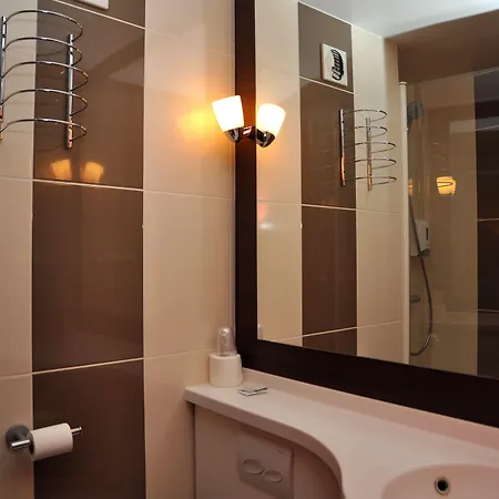 Hôtel Inn Design&Restaurant Amiens 2*